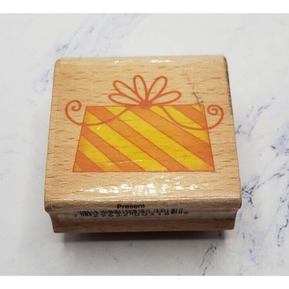Sarah Beise Rubber Stamp Gift Box Present with Bow Wood Mounted Rubber Stamp - Picture 1 of 7